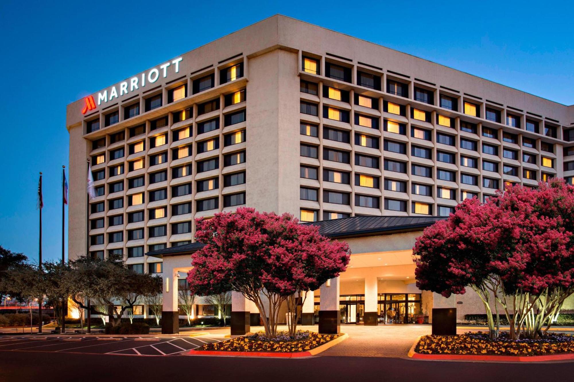 Dallas-Addison Marriott Quorum By The Galleria Exterior photo